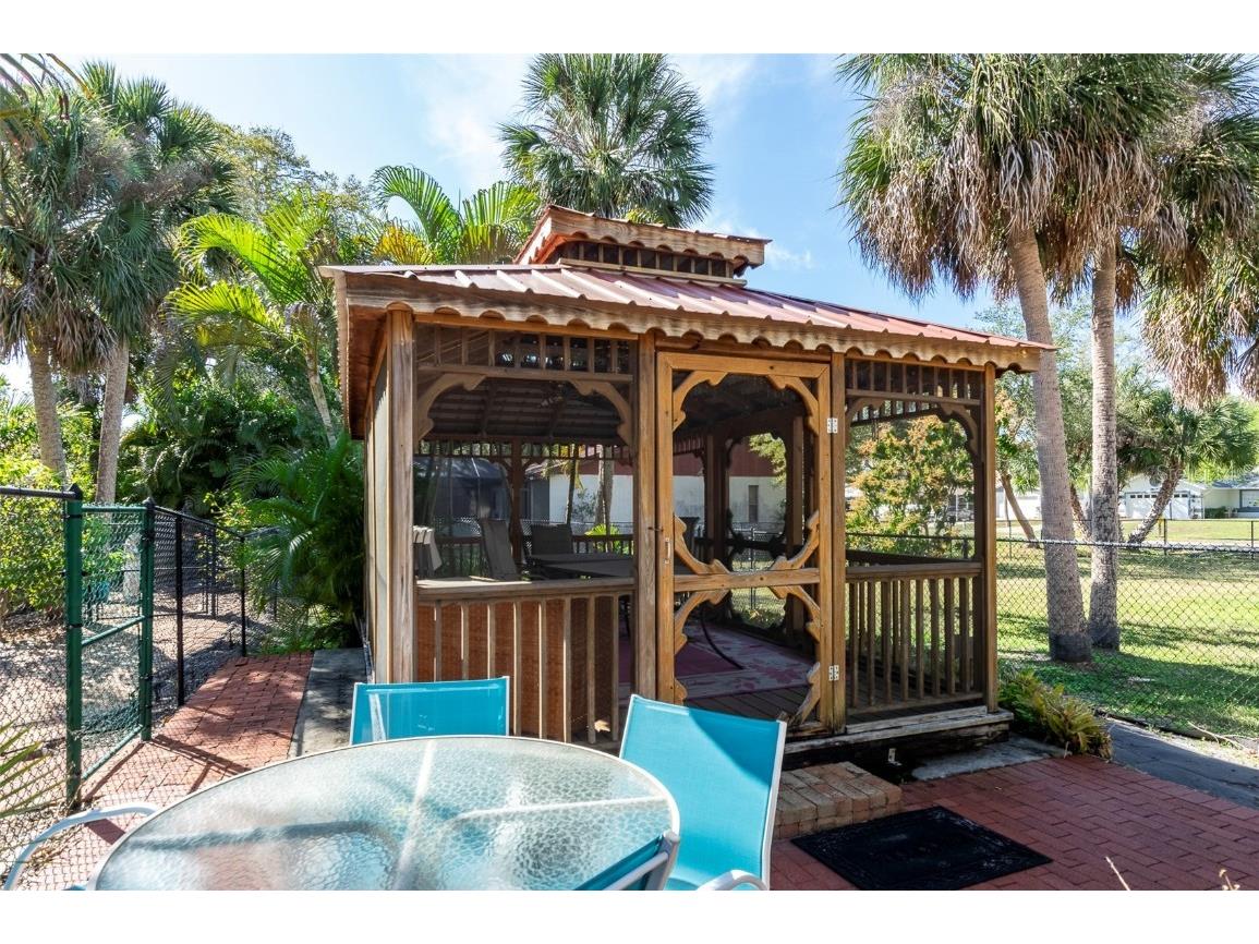 Fiesta Drive Sarasota FL 34231 A4672941 image8