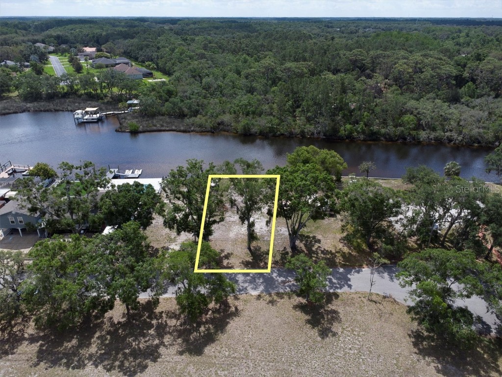 Flotilla Holiday FL 34690 W7875566 image16