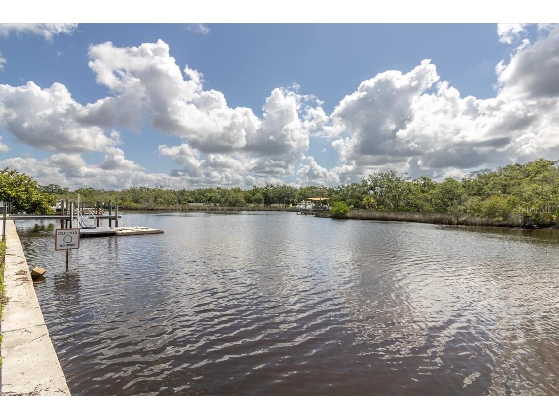 Flotilla Holiday FL 34690 W7875566 image2