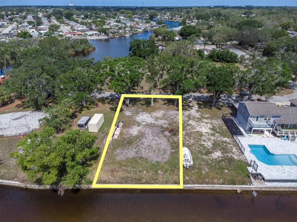 Flotilla Holiday FL 34690 W7875566 image9