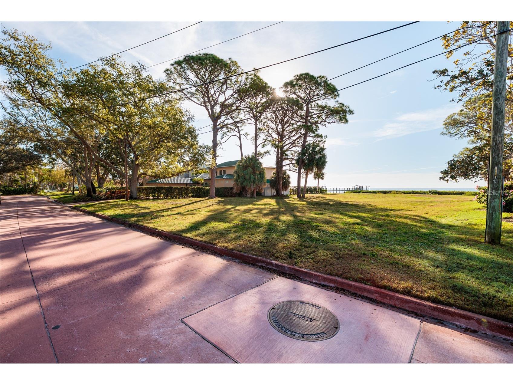 Friendly Way S Saint Petersburg FL 33705 TB8464198 image27