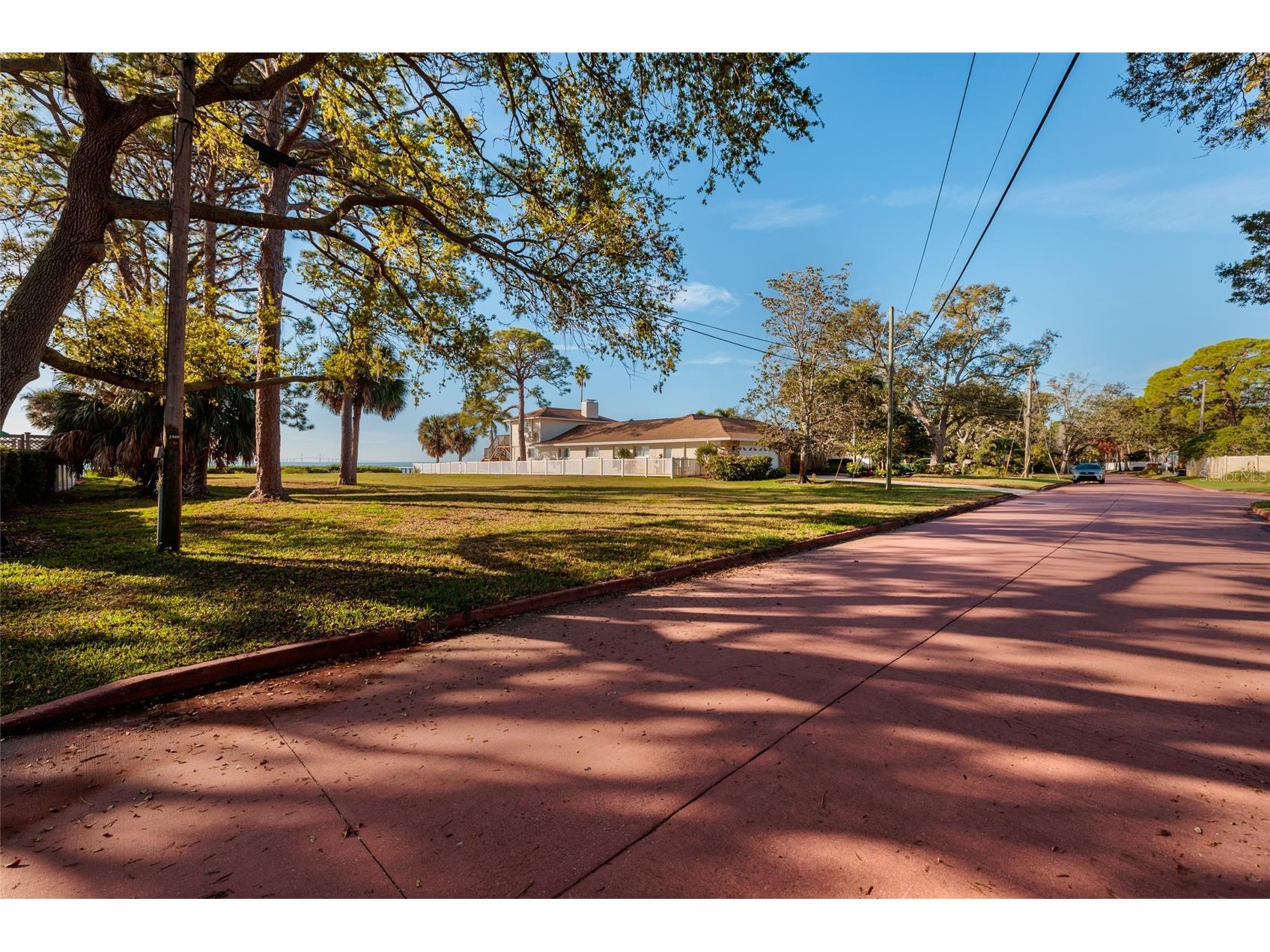 Friendly Way S Saint Petersburg FL 33705 TB8464198 image3