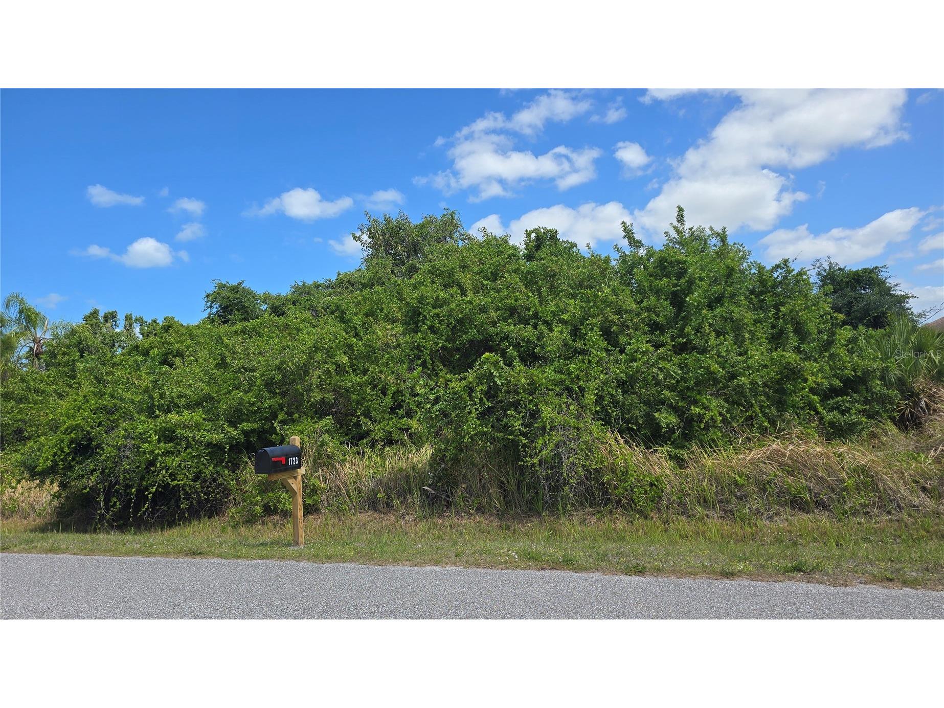 Gale Street Englewood FL 34223 A4690789 image1