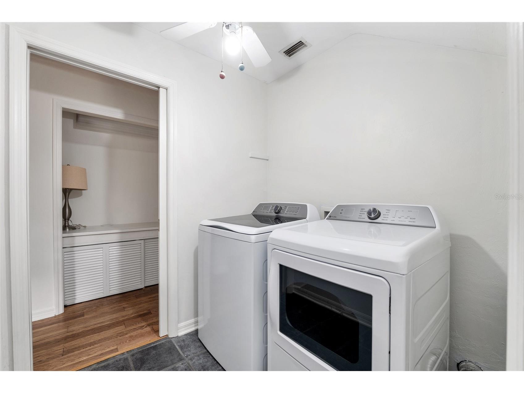 11121 NW 15th Place Gainesville FL 32606 GC537096 image48