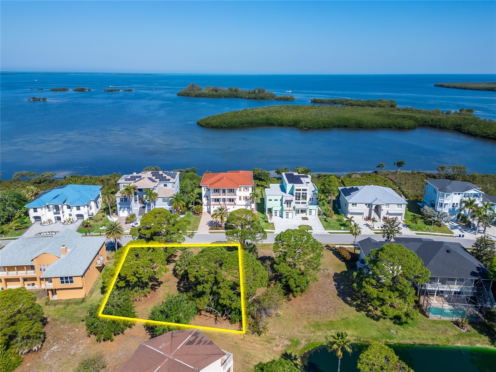 Harbour Watch Circle Tarpon Springs FL 34689 TB8492049 image1