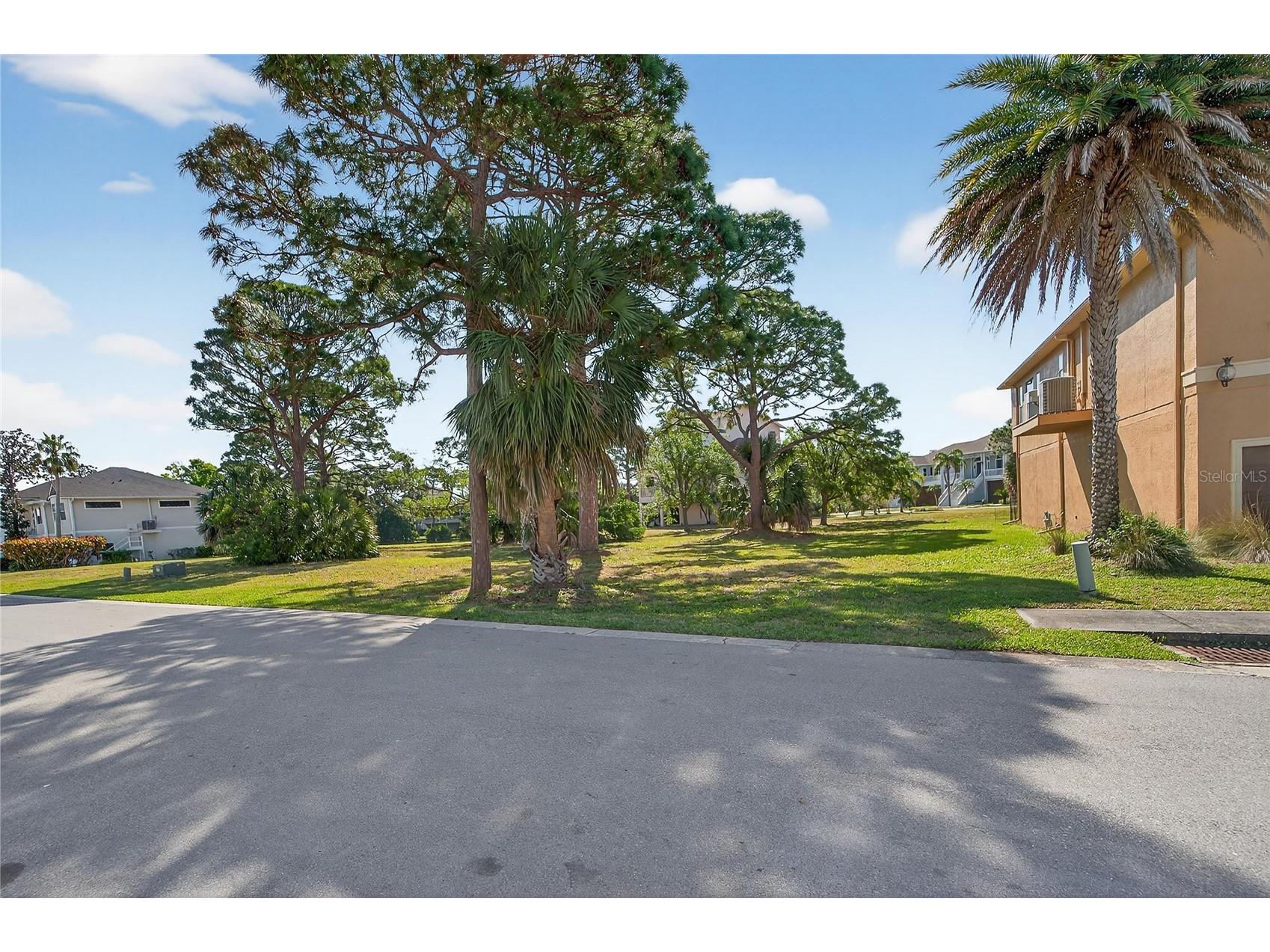 Harbour Watch Circle Tarpon Springs FL 34689 TB8492049 image10