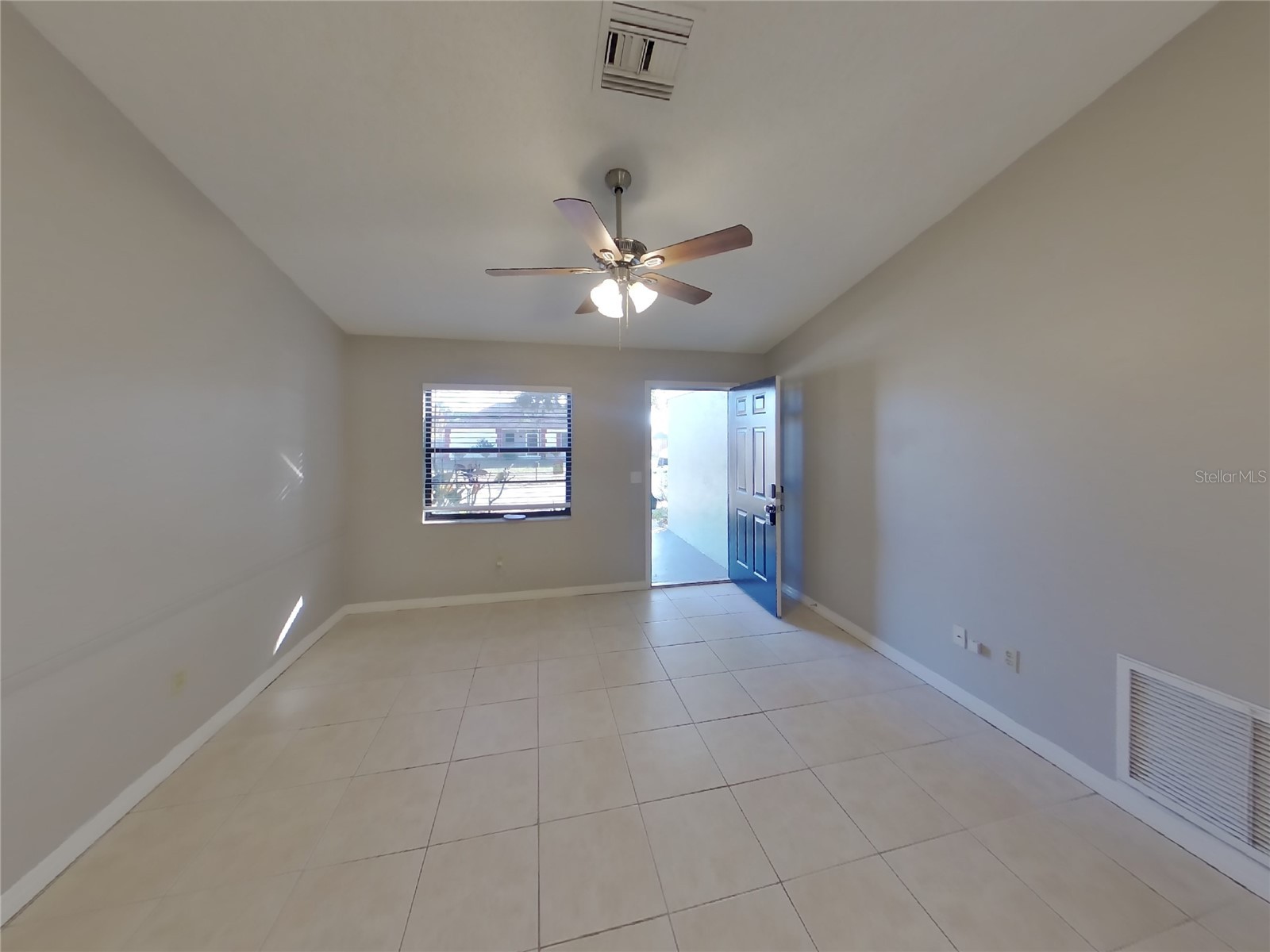  Holiday FL 34691 TB8464086 image2