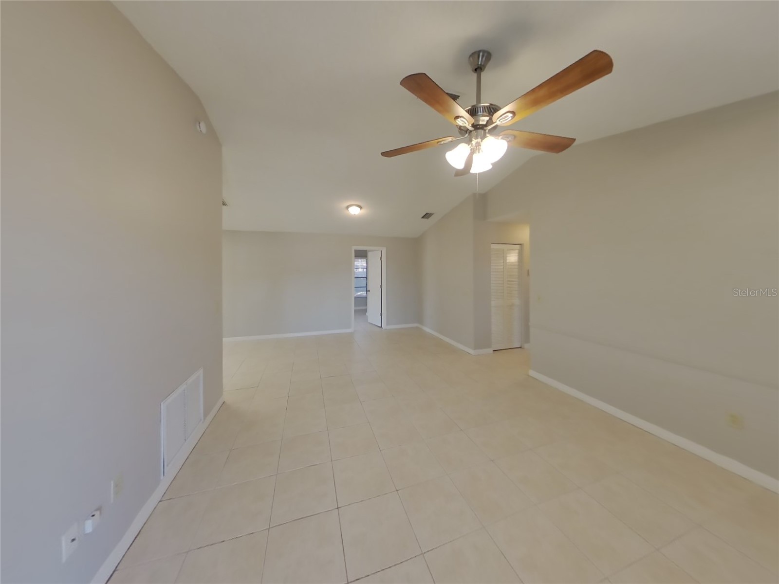  Holiday FL 34691 TB8464086 image3