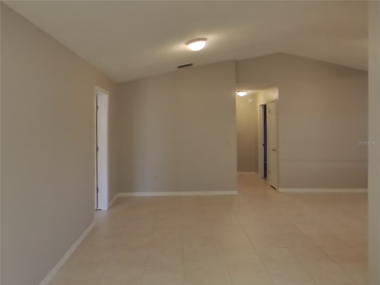  Holiday FL 34691 TB8464086 image4