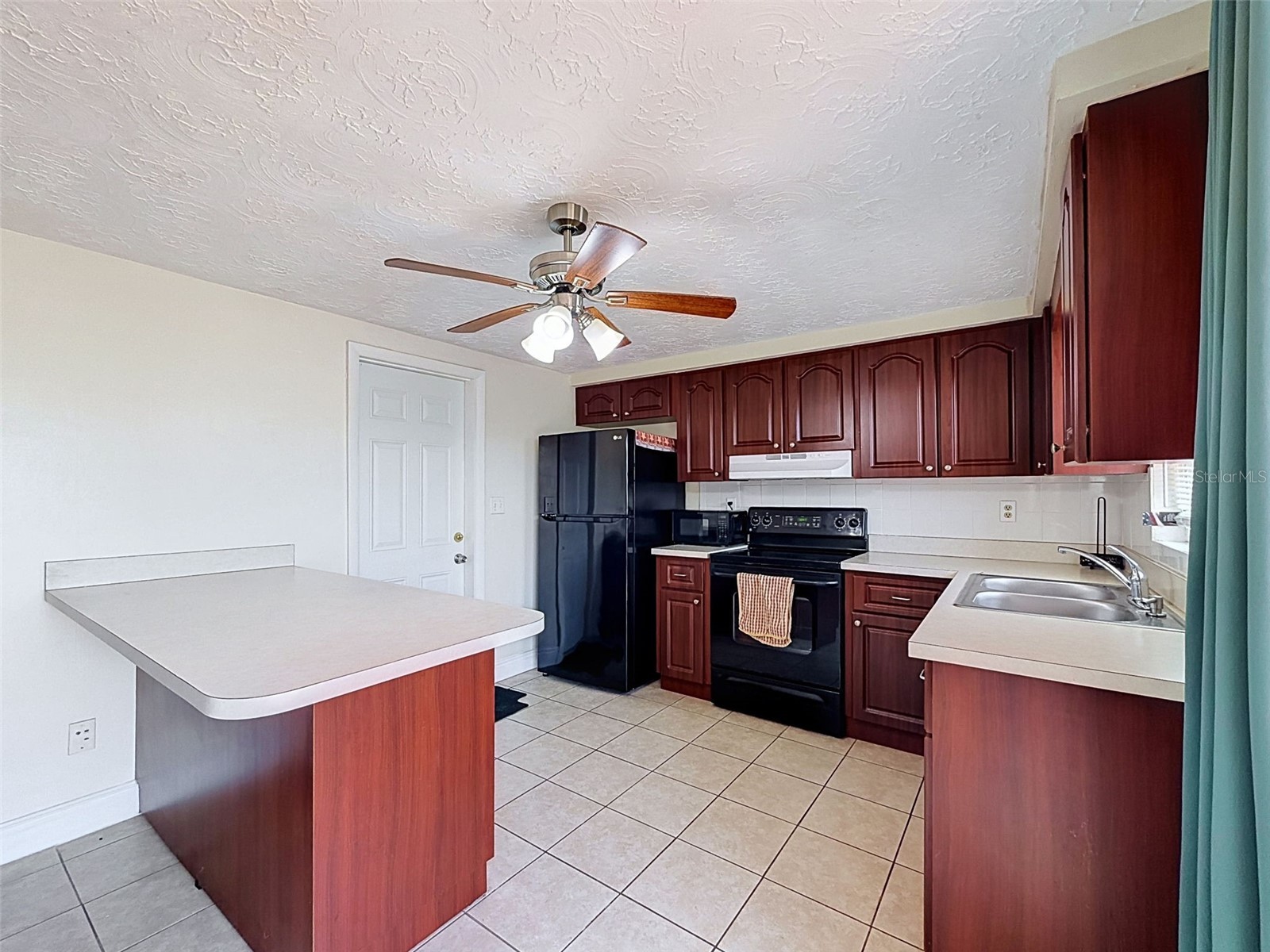  Holiday FL 34691 TB8524572 image5