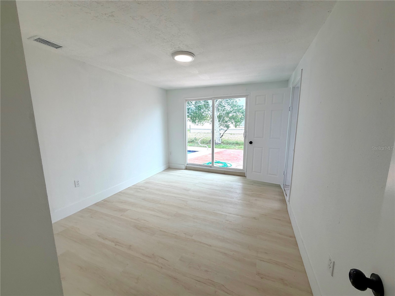  Holiday FL 34691 TB8526522 image19