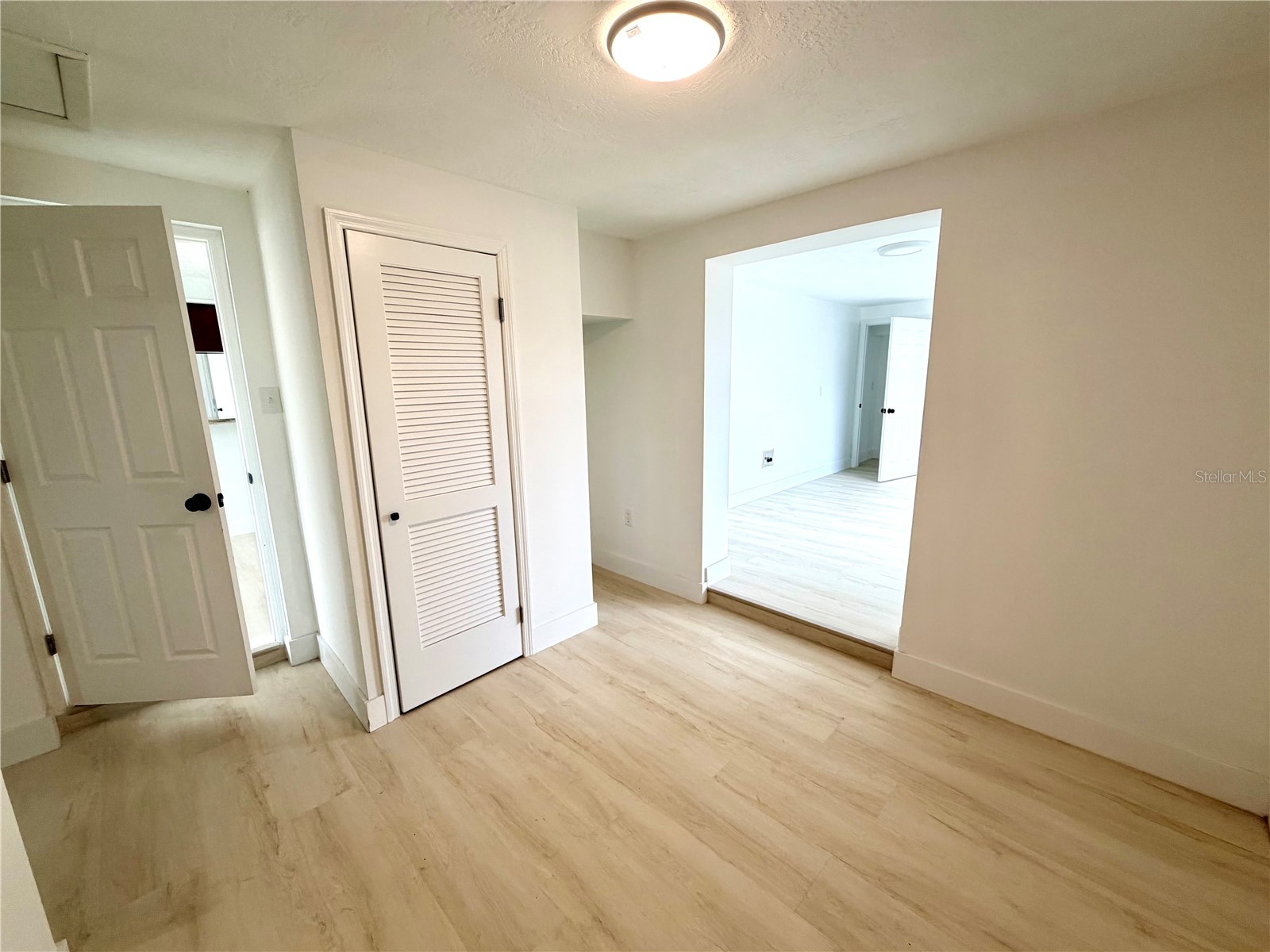  Holiday FL 34691 TB8526522 image26