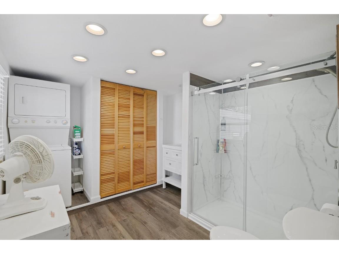  Holiday FL 34691 U8188988 image15