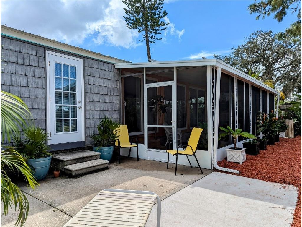  Holiday FL 34691 U8188988 image19