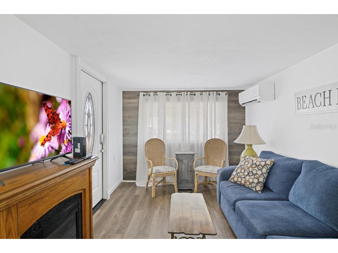  Holiday FL 34691 U8188988 image5