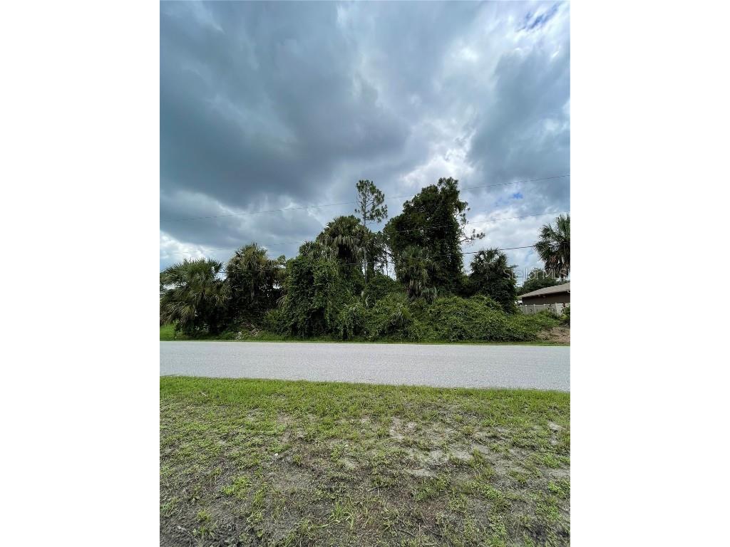 Julia Terrace North Port FL 34286 D6137279 image1