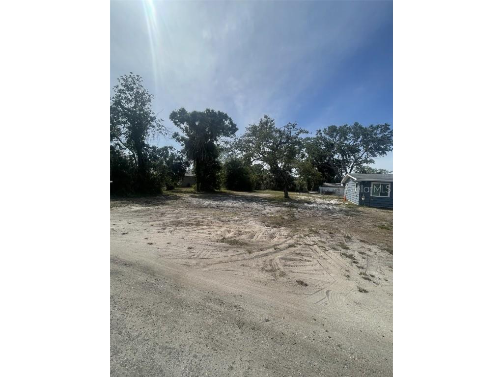 Jungle Way Sarasota FL 34243 A4654685 image1