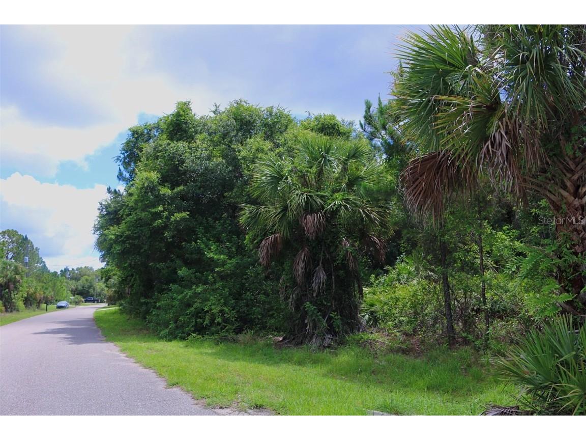 Kennett Street North Port FL 34288 A4537877 image1