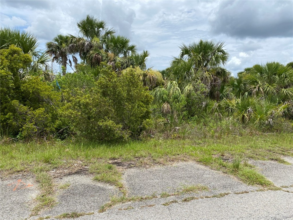 Kimberly Drive North Port FL 34288 T3537068 image1