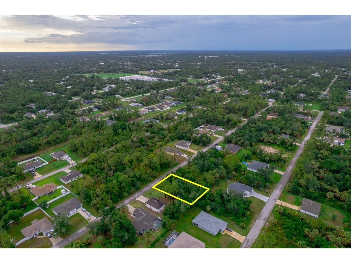 Lakeport St Lot 15 North Port FL 34288 A4656813 image1