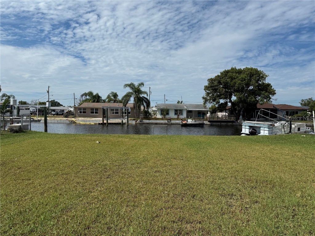 Leslie Hudson FL 34667 TB8300676 image1