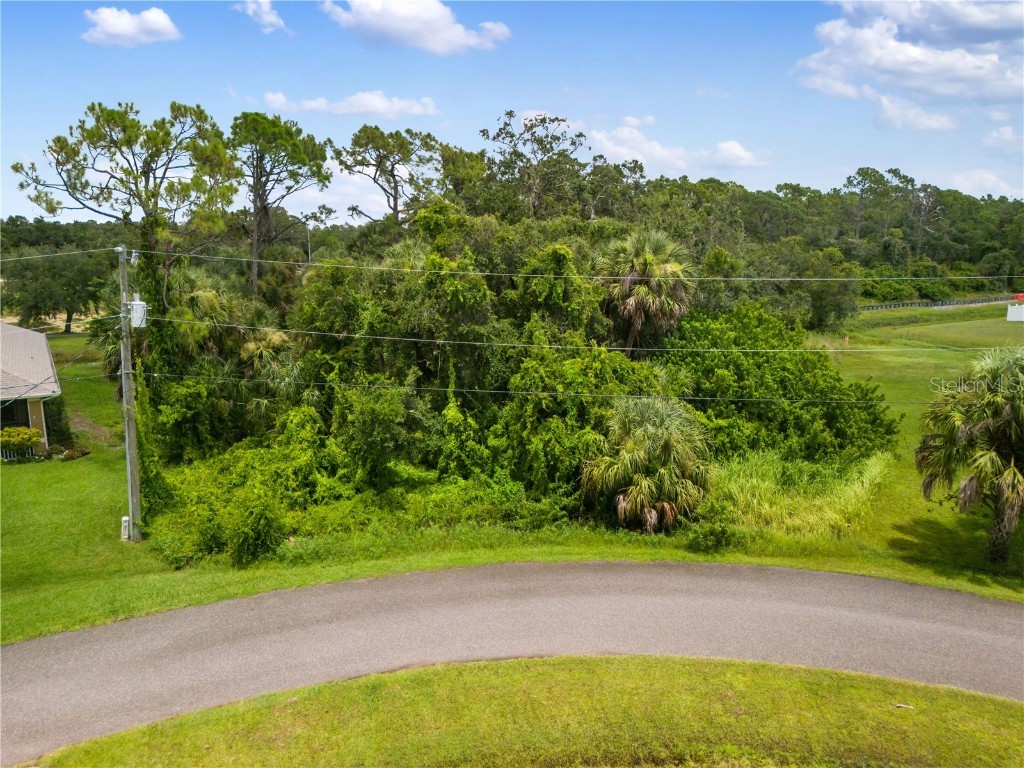 Lorri Circle North Port FL 34286 A4662162 image1