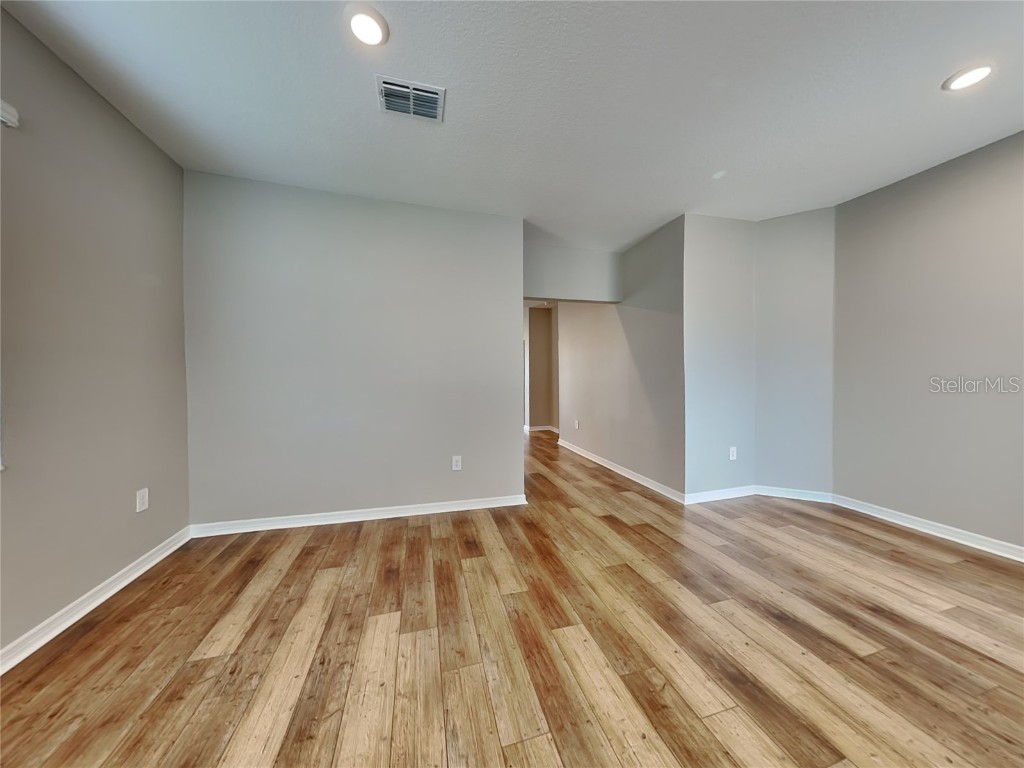  Lakeland FL 33811 TB8453695 image3