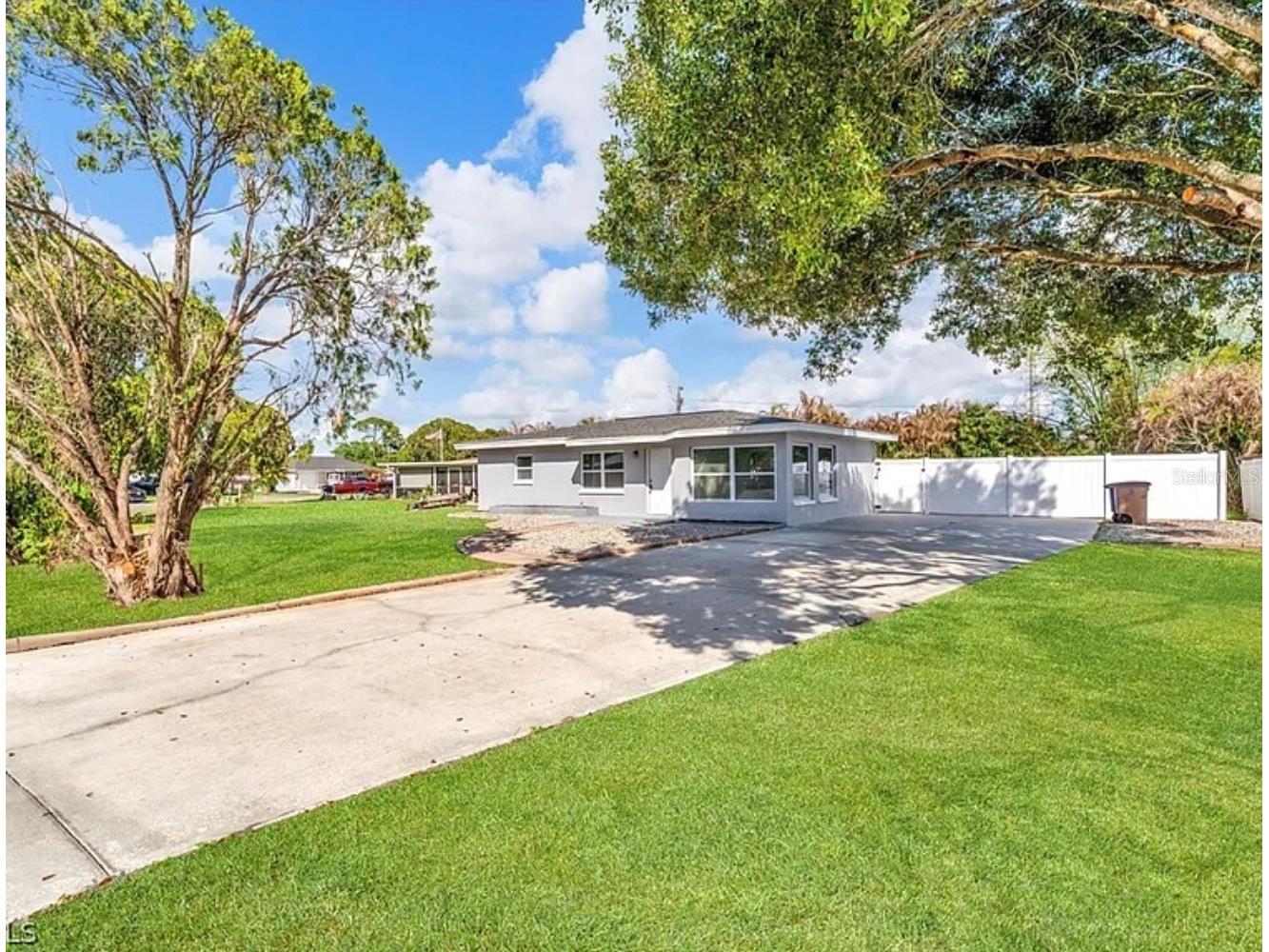  Lehigh Acres FL 33936 J1000380 image1