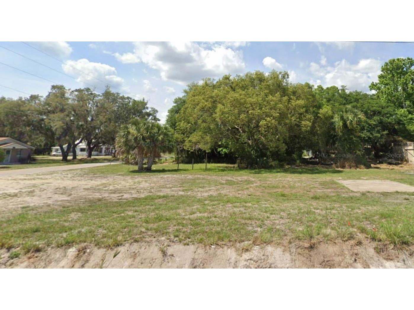 Mills Street Umatilla FL 32784 O6359054 image1