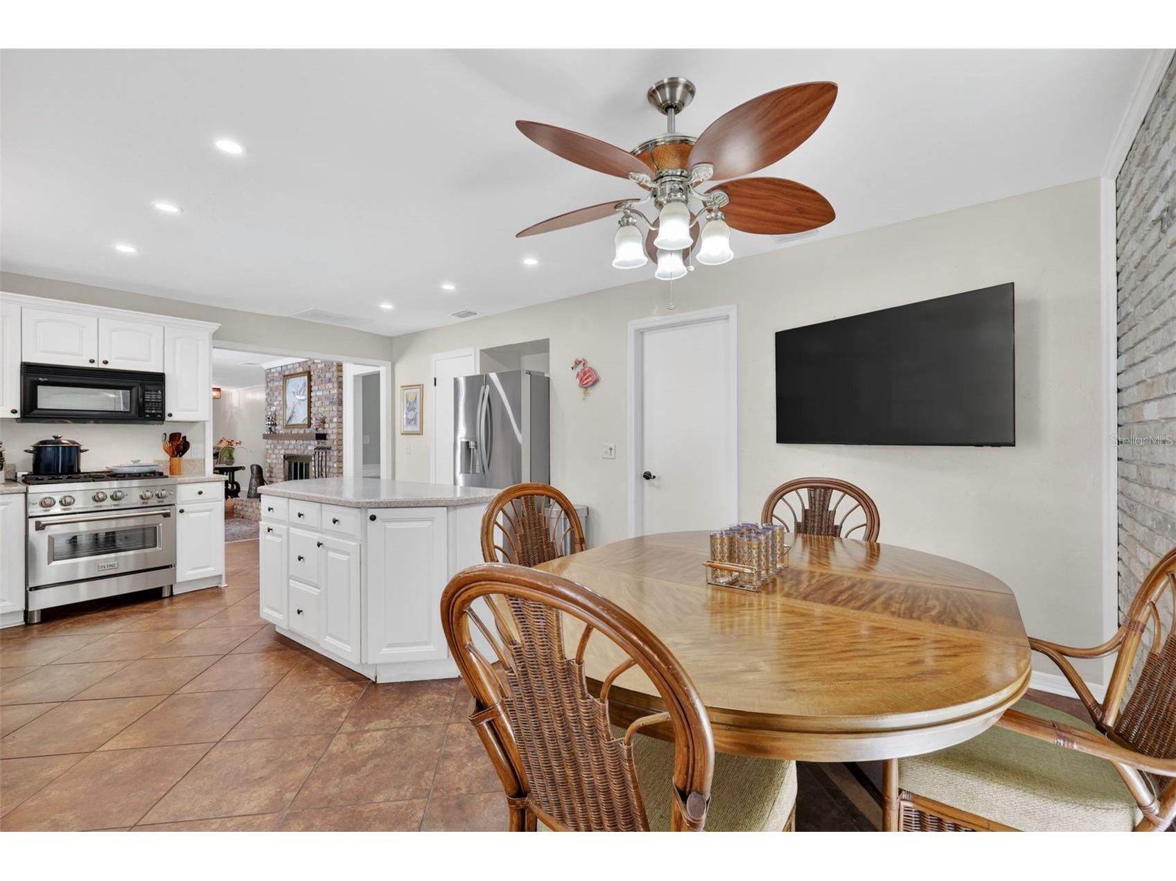1735 Lakeshore Drive Mount Dora FL 32757 - LAKE DORA G5110894 image25