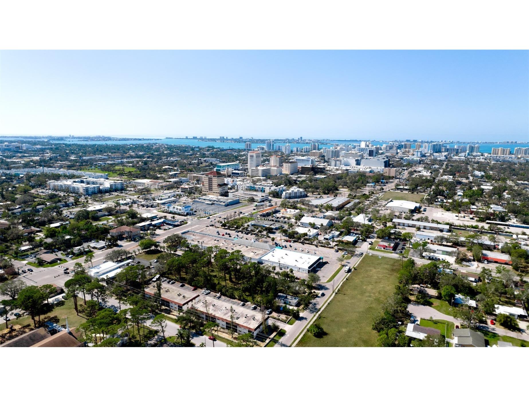 N Shade Avenue Sarasota FL 34237 A4684285 image7