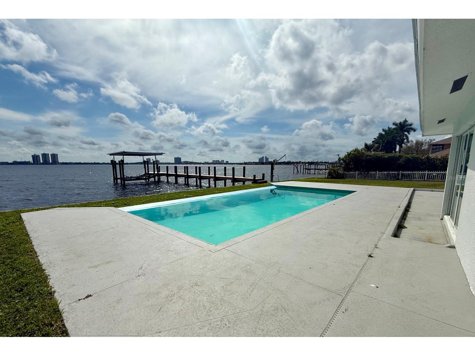  North Fort Myers FL 33917 S5150345 image31