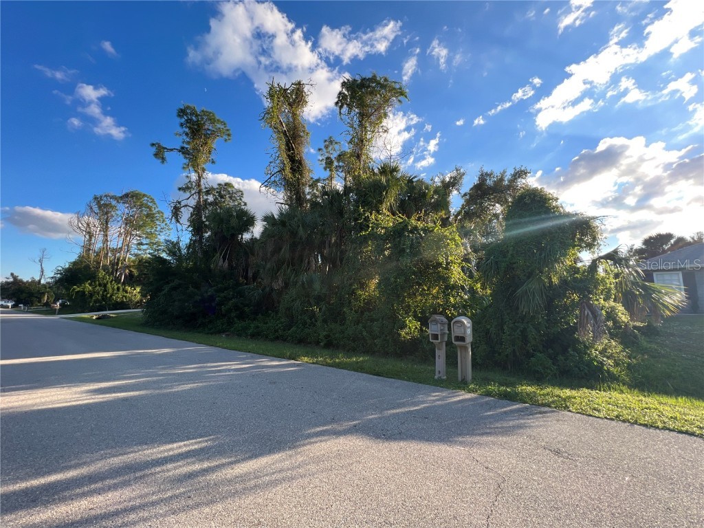 Oracle Lane North Port FL 34286 A4590091 image1