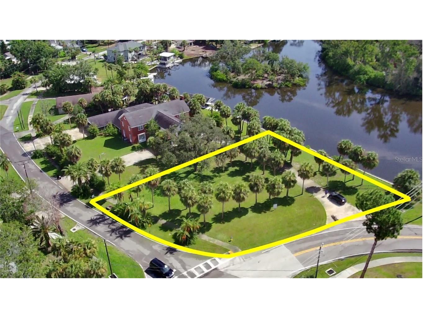 Park Avenue Tarpon Springs FL 34689 - INNESS BAYOU W7878465 image1