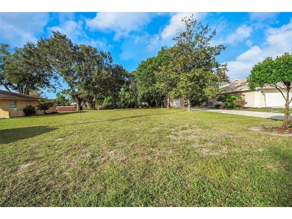 Pine Island Drive Leesburg FL 34788 G5092434 image1