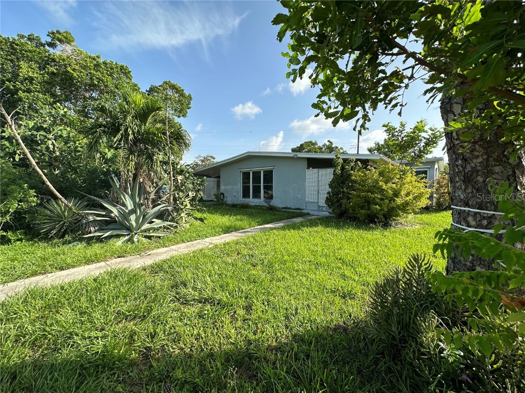  Port Charlotte FL 33952 C7477992 image1