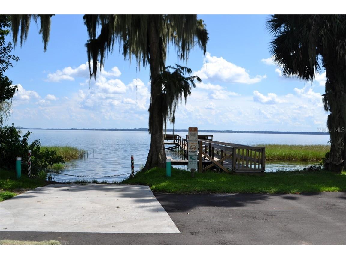 Redtree Drive Leesburg FL 34748 - LAKE HARRIS G5103369 image3