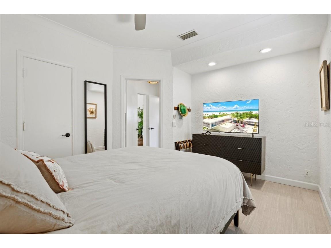  Sarasota FL 34237 A4606755 image28