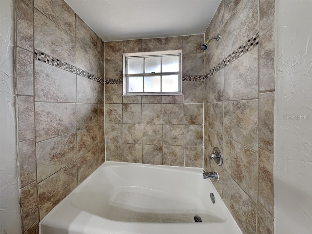  Sarasota FL 34232 TB8455480 image15