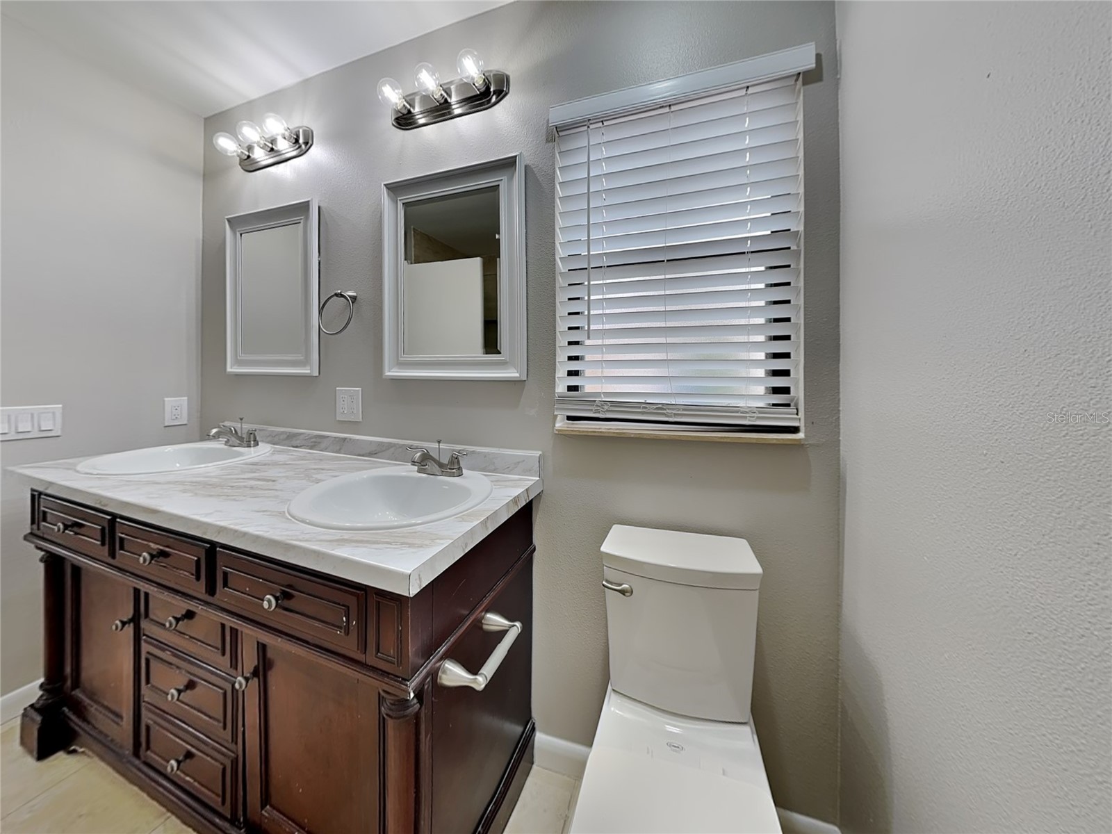  Sarasota FL 34233 TB8469743 image10