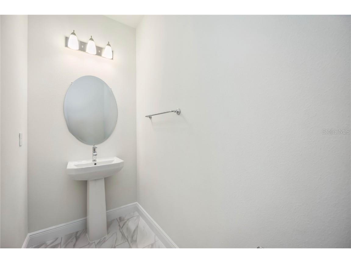  Sarasota FL 34240 TB8444569 image10