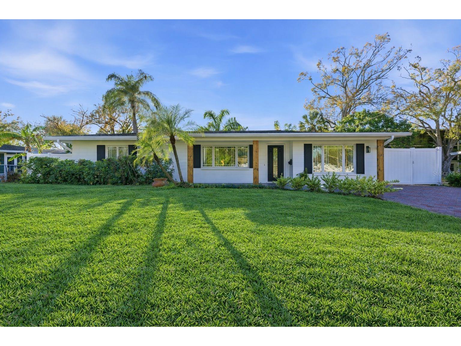 4430 1st Way NE Saint Petersburg FL 33703 TB8478513 image1