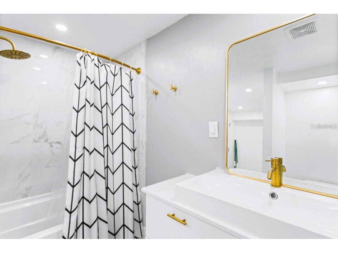  Saint Petersburg FL 33705 TB8433645 image12