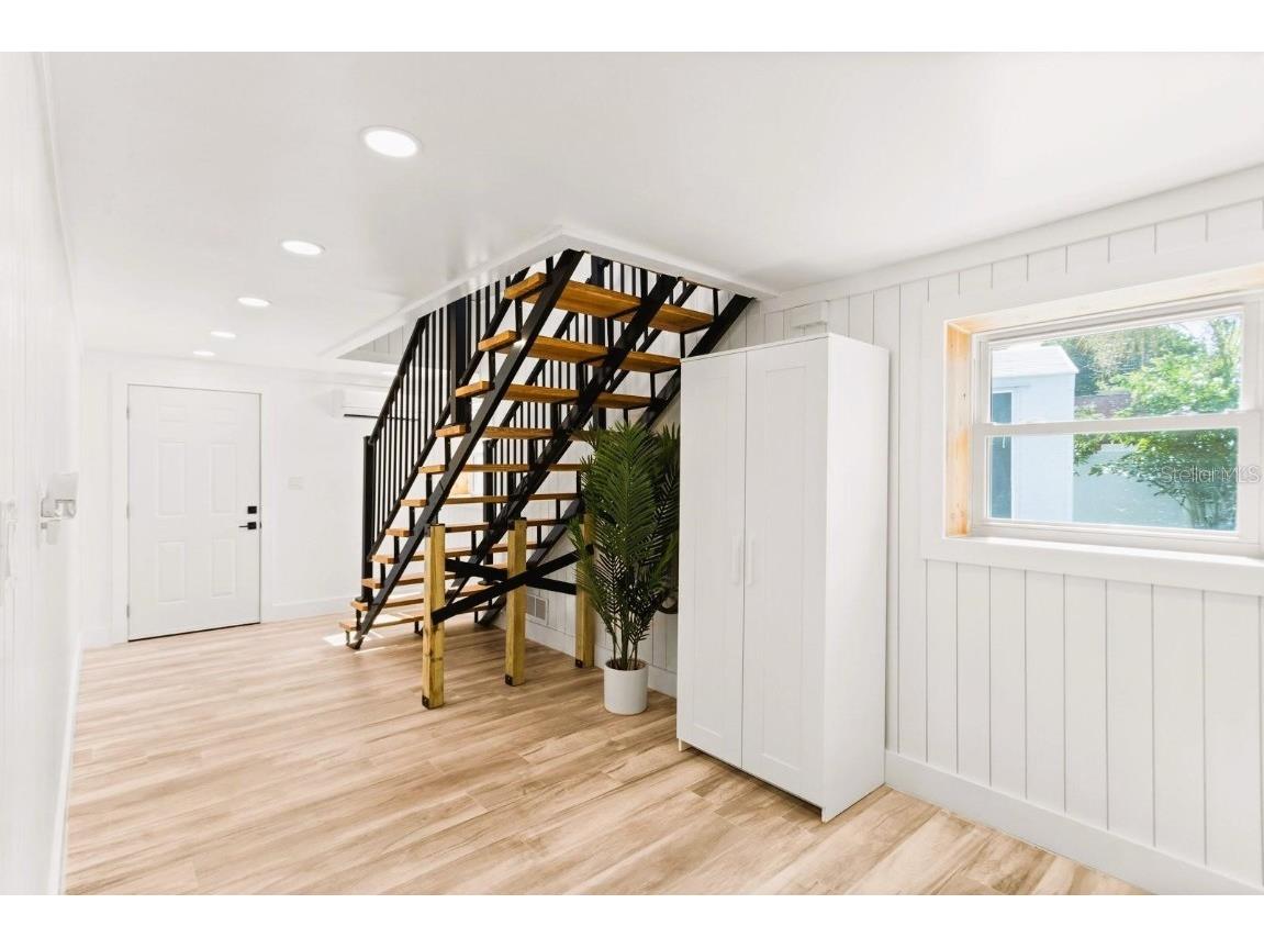  Saint Petersburg FL 33705 TB8433645 image26