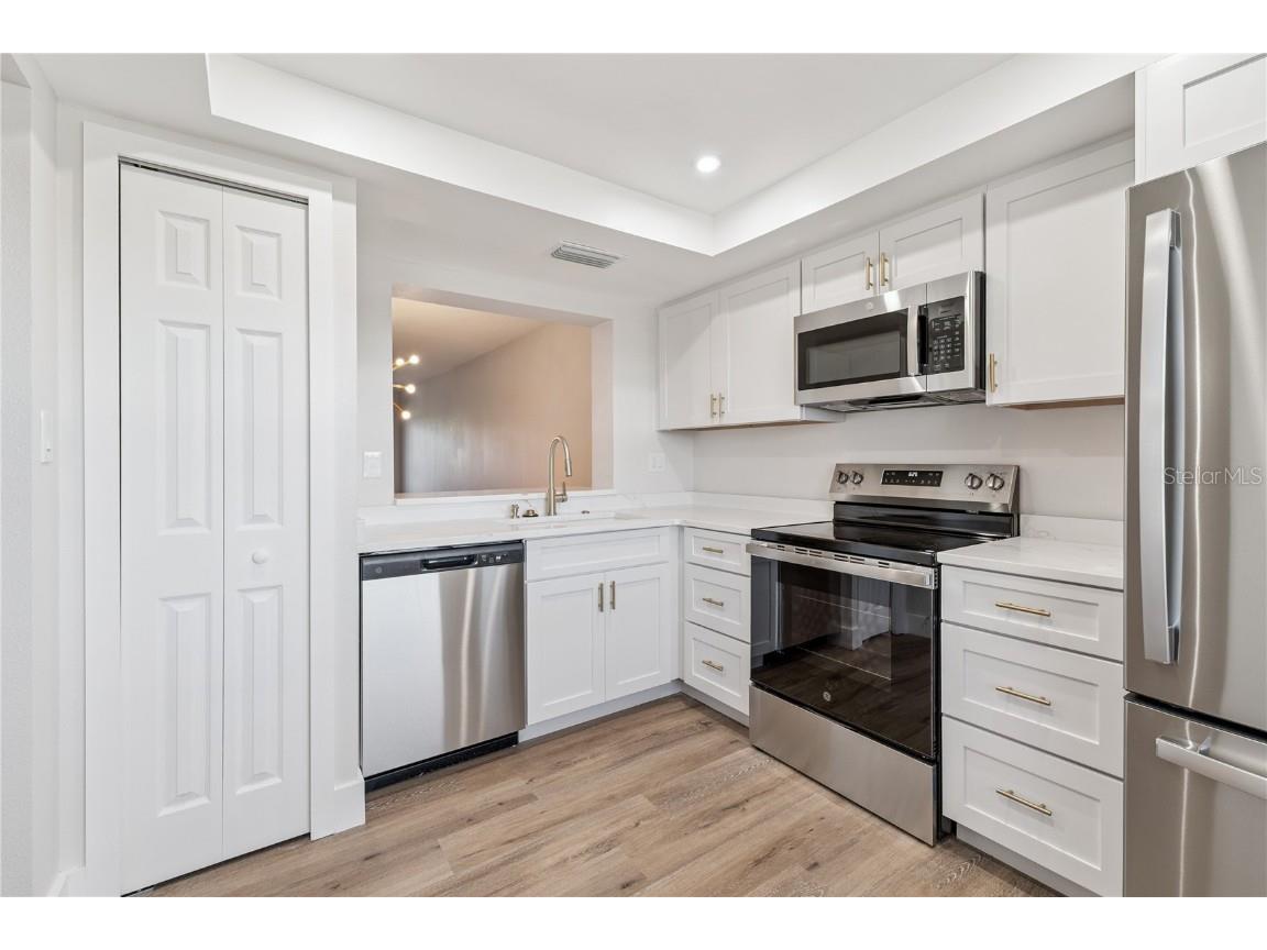  Saint Petersburg FL 33710 O6359604 image10