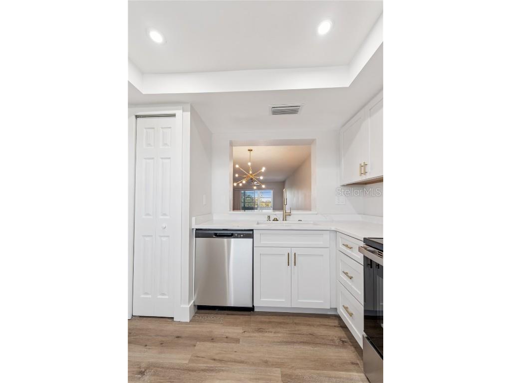  Saint Petersburg FL 33710 O6359604 image8