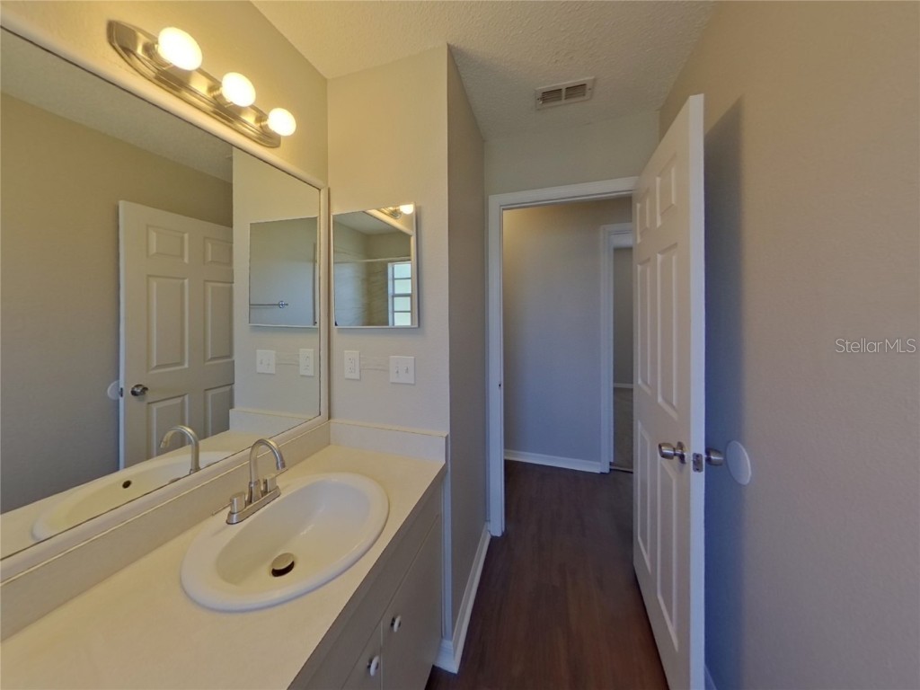  Saint Petersburg FL 33710 TB8445643 image16