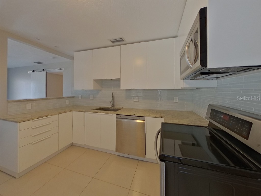  Saint Petersburg FL 33710 TB8454088 image4