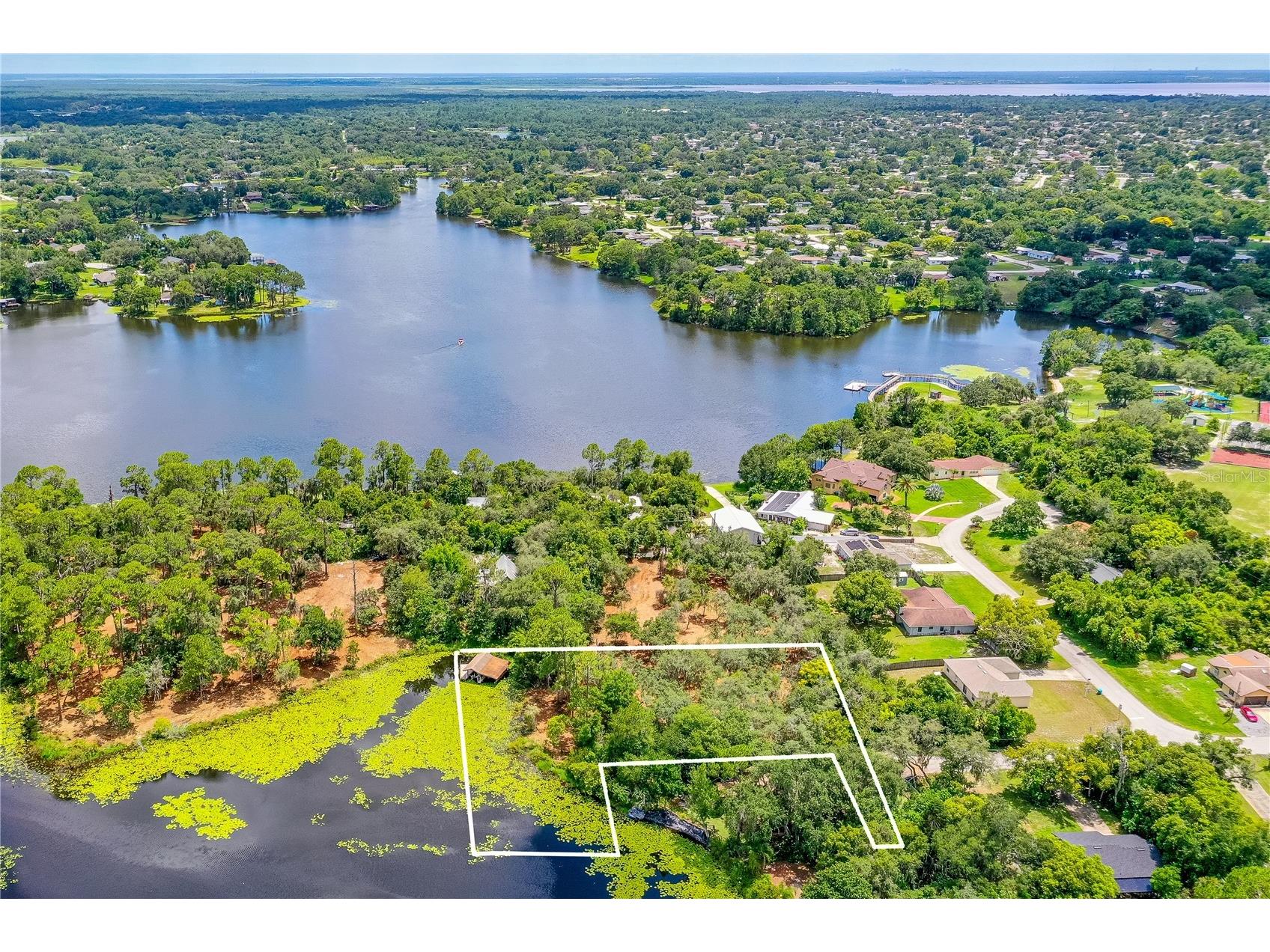 Twin Oak Street Deltona FL 32725 V4947352 image3