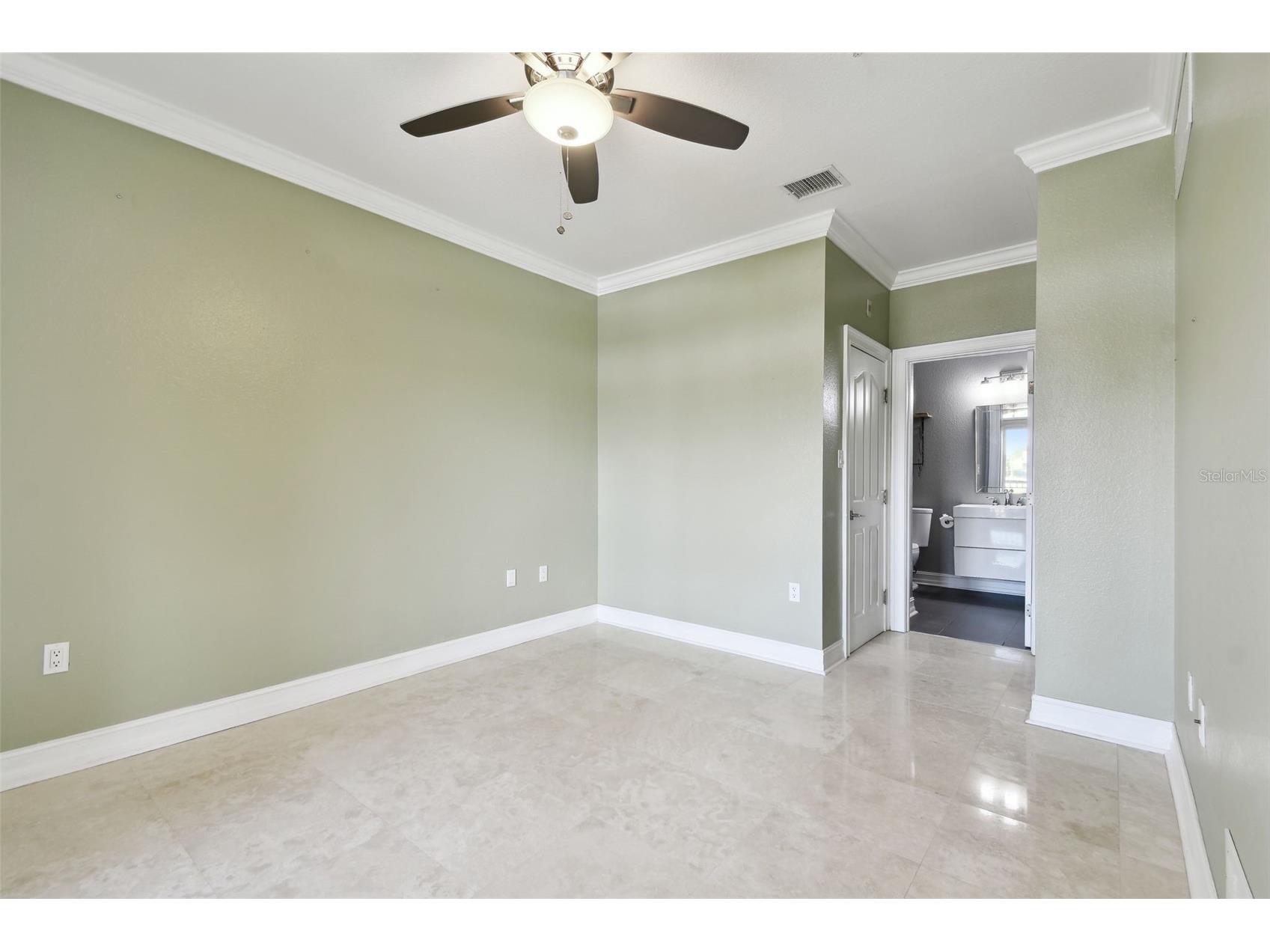  Tampa FL 33611 TB8515856 image27